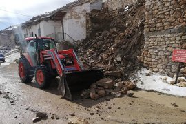 Karaman'da İstinat Duvarı Çöktü