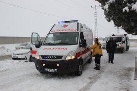 Karaman'da yolcu otobüsü devrildi: 25 yaralı