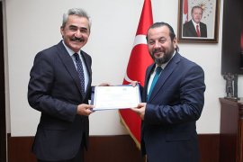 Ayrancı Belediye Başkanı, Diplomasını Rektör Akgül'den Aldı