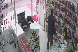 Karaman'da cep telefonu hırsızlığı güvenlik kamerasında