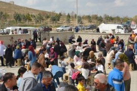 Akçaşehir'de Binlerce kişi Yağmur Duasında Saf Tuttu
