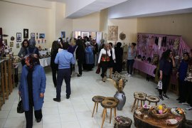 Mümine Hatun Kültür Merkezi Yıl Sonu Karma Sergisi Açtı