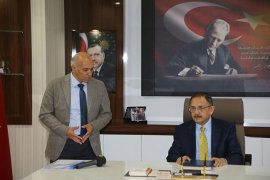 Bakan Özhaseki Karaman Belediyesi'ni Ziyaret Etti