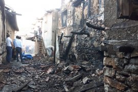 Karaman’da çıkan yangında 3 ev kullanılamaz hale geldi