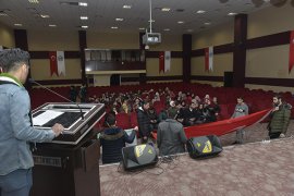 Öğrencilerden İdlib’de Yaşanan İnsanlık Dramına Tepki