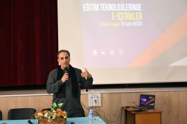 Öğretmenlere Dijital Din Eğitimi ve Teknoloji Konferansı Gerçekleştirildi