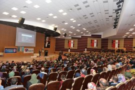 Eğitimci Yazar Aslanhan'dan Aile Ve Gençlik Konferansı