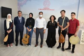Finale Kalan Öğrenciler, Karamanlılardan Destek Bekliyor