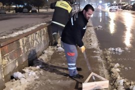 Belediye Kar Temizleme Çalışmalarında Gece Gündüz Sahadaydı