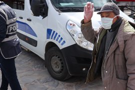 Karaman'da polisten koronavirüs uygulaması