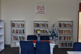 Gönüllülerden Okul Kütüphanesine Destek