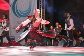 Türkçe Aşkı Vatan Aşkı Özel Sahne Gösterisi Beğeniyle İzlendi