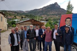 AK Parti Karaman Milletvekili Adayı Selman Oğuzhan Eser Ermenek'te köylülerle bir araya geldi.